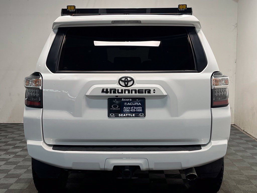 Used 2020 Toyota 4Runner SR5 Premium w/ Moonroof Package AWD/4WD image 21