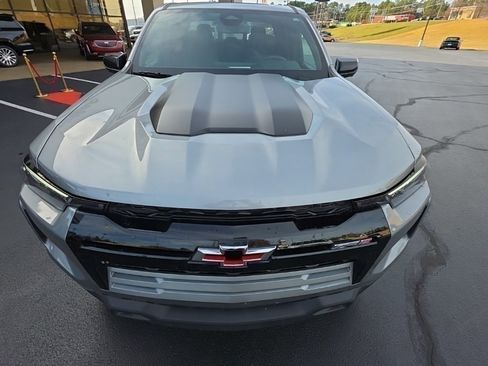 Used 2024 Chevrolet Colorado ZR2 w/ ZR2 Convenience Package III image 7