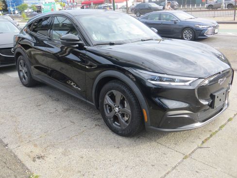 Used 2021 Ford Mustang Mach-E Select w/ Comfort/Technology Package image 4