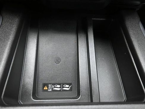 Used 2019 Chevrolet Silverado 1500 LTZ image 32