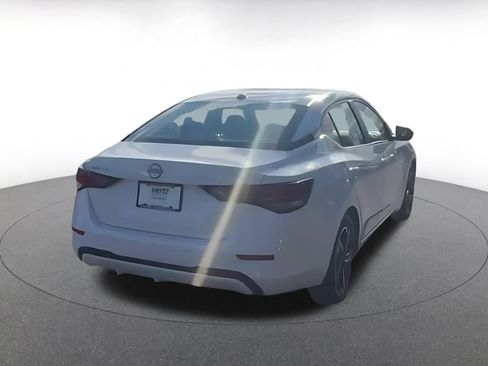 Used 2025 Nissan Sentra SV image 7