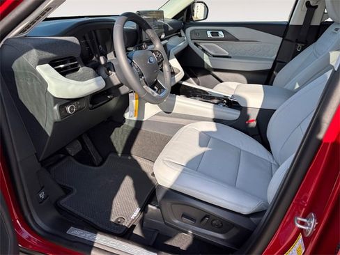 New 2026 Ford Explorer Platinum w/ LUX Leather Package image 9