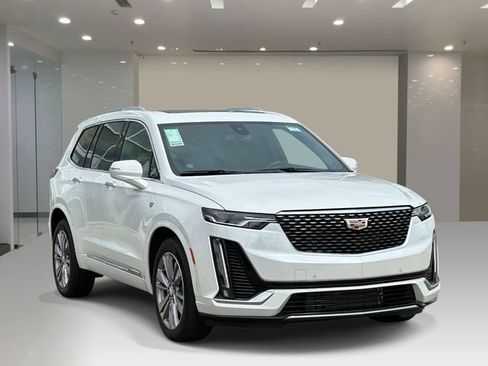 Used 2023 Cadillac XT6 Premium Luxury AWD/4WD image 6