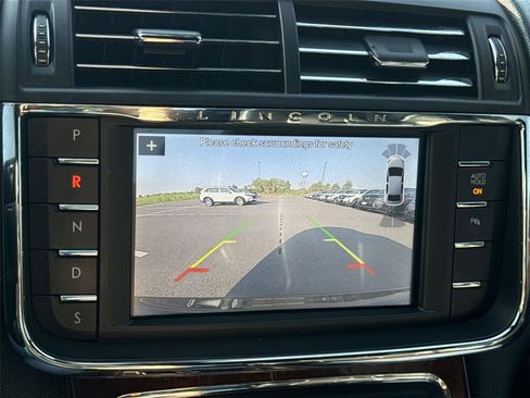 Used 2019 Lincoln Continental Select w/ Continental Climate Package AWD/4WD image 35