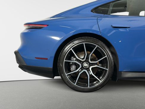 Used 2023 Porsche Taycan RWD image 6