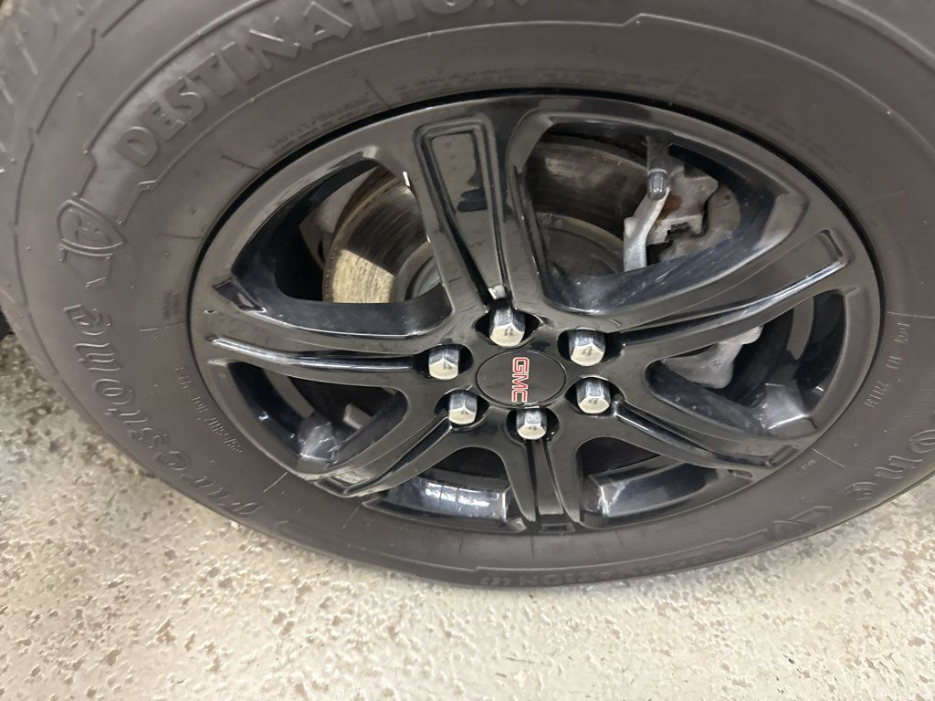 Used 2022 GMC Acadia AT4 w/ Technology Package AWD/4WD image 36