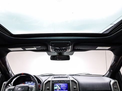 Used 2018 Ford F150 Raptor w/ Equipment Group 802A Luxury image 17