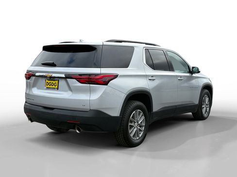 Used 2022 Chevrolet Traverse LT image 5