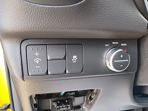 Used 2015 Kia Soul + w/ Audio Package image 23