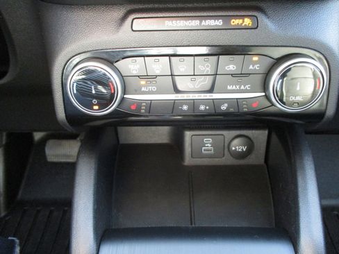 Used 2022 Ford Escape SEL image 31