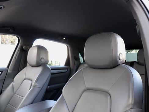 Used 2021 Porsche Cayenne image 60