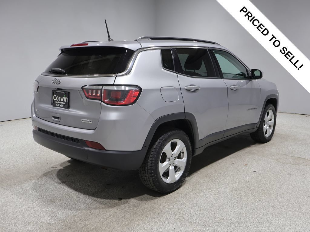 Used 2018 Jeep Compass Latitude AWD/4WD image 2