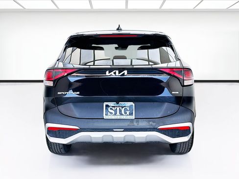 Used 2023 Kia Sportage LX AWD/4WD image 5