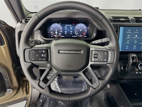 Used 2025 Land Rover Defender 110 S image 12