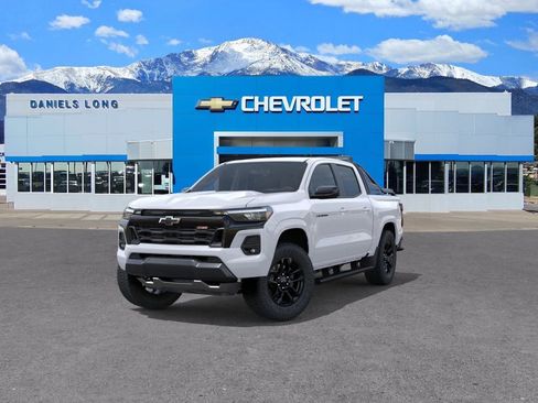 New 2026 Chevrolet Colorado Z71 w/ Midnight Edition AWD/4WD image 8