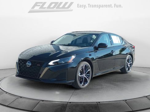 New 2025 Nissan Altima 2.5 SR image 3