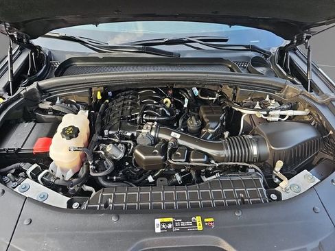 Used 2023 Jeep Grand Cherokee Altitude RWD image 35
