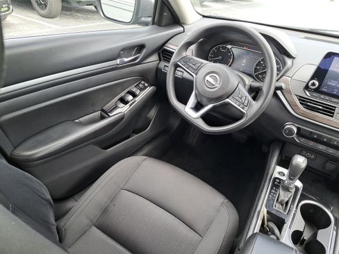 Used 2023 Nissan Altima 2.5 SV image 17