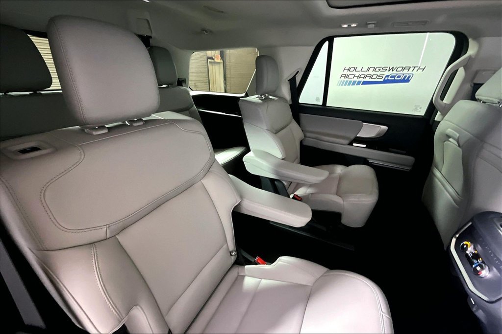 Used 2026 Ford Expedition Active RWD image 22
