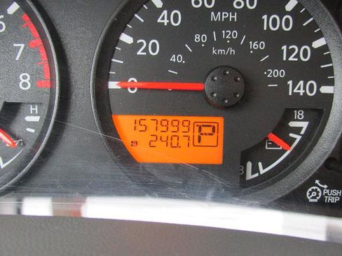 Used 2019 Nissan Frontier SV image 2