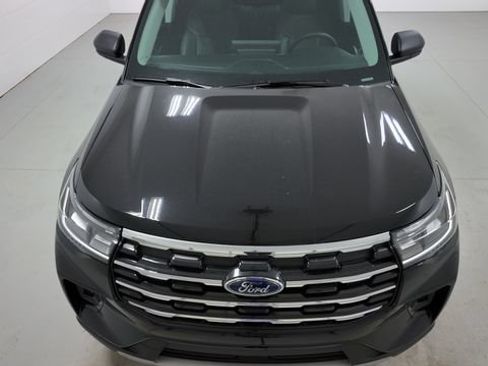 Used 2026 Ford Explorer Active w/ Active Comfort Package AWD/4WD image 3