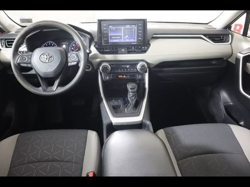 Used 2021 Toyota RAV4 XLE w/ Convenience Package image 19