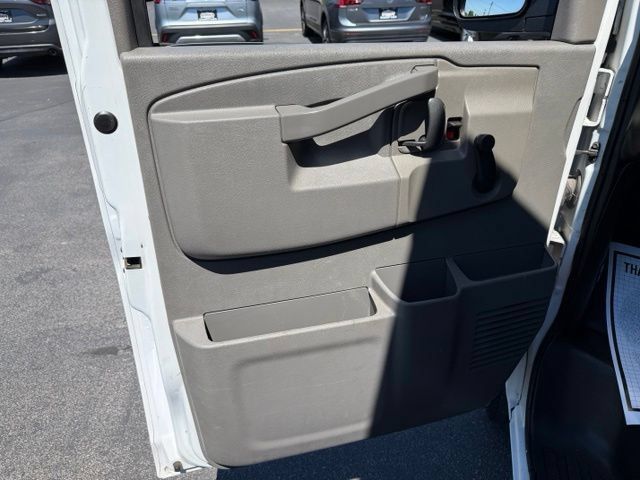 Used 2020 Chevrolet Express 3500 RWD image 13