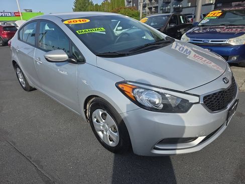 Used 2016 Kia Forte LX FWD image 2