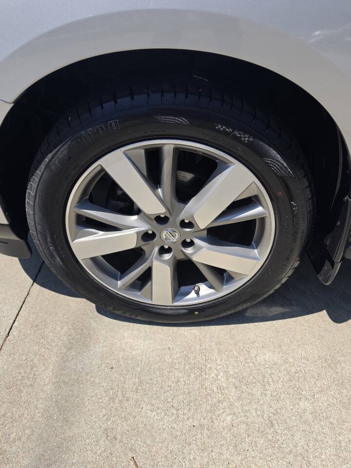 Used 2015 Nissan Pathfinder Platinum w/ Cargo Package FWD image 12