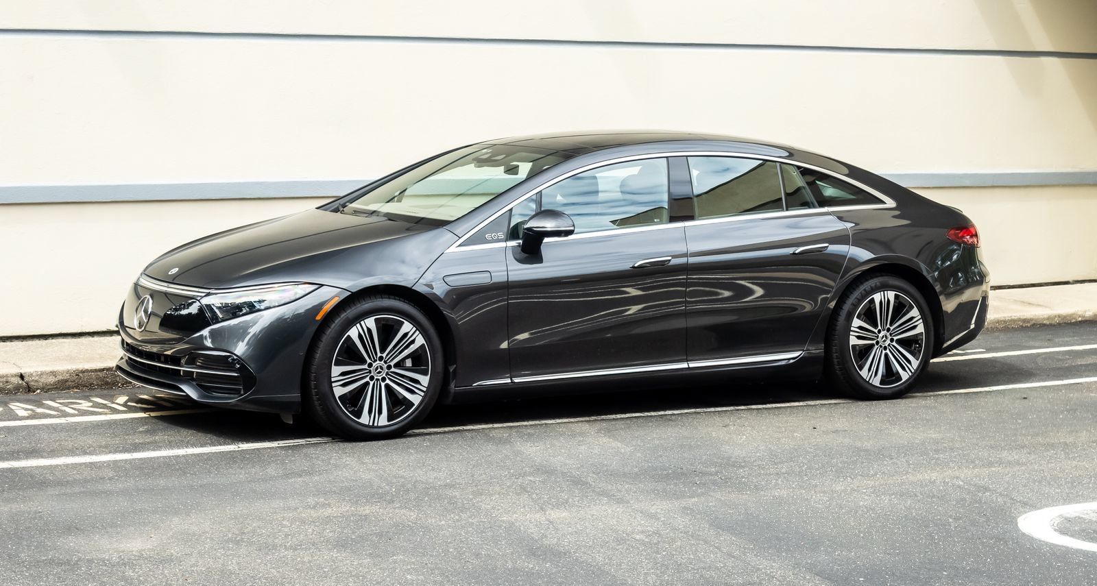 Used 2023 Mercedes-Benz EQS 450+ 4MATIC Sedan image 3