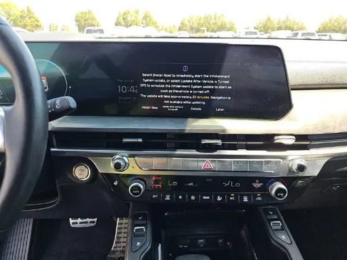 Used 2023 Hyundai Kona SE w/ Cargo Package FWD image 12