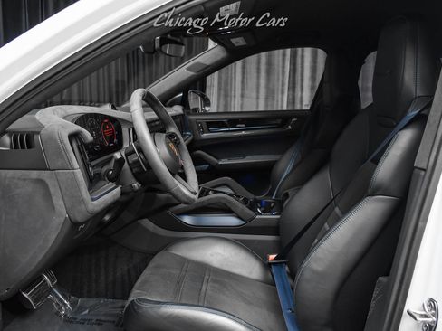 Used 2024 Porsche Cayenne Turbo GT AWD/4WD image 23