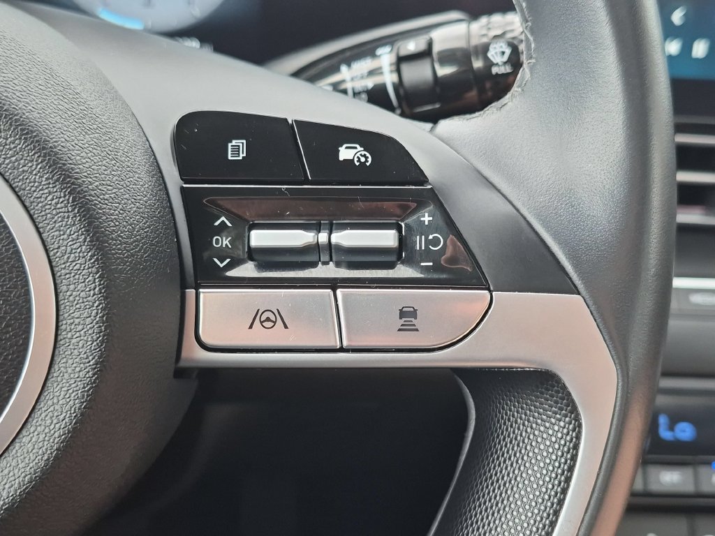 Used 2025 Hyundai Elantra SEL FWD image 22