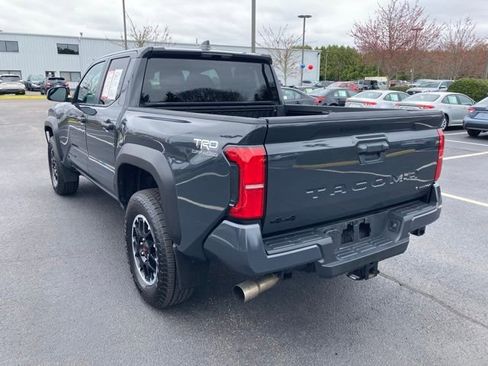 Used 2024 Toyota Tacoma TRD Off-Road image 3