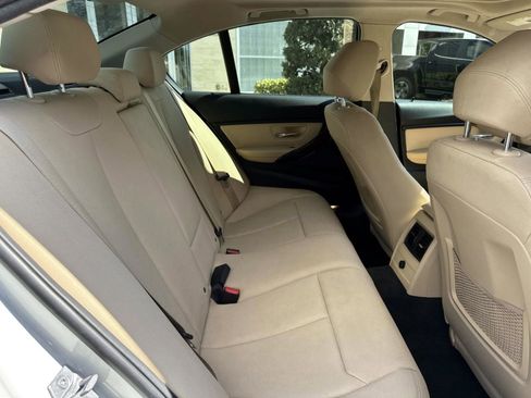 Used 2018 BMW 320i Sedan image 18