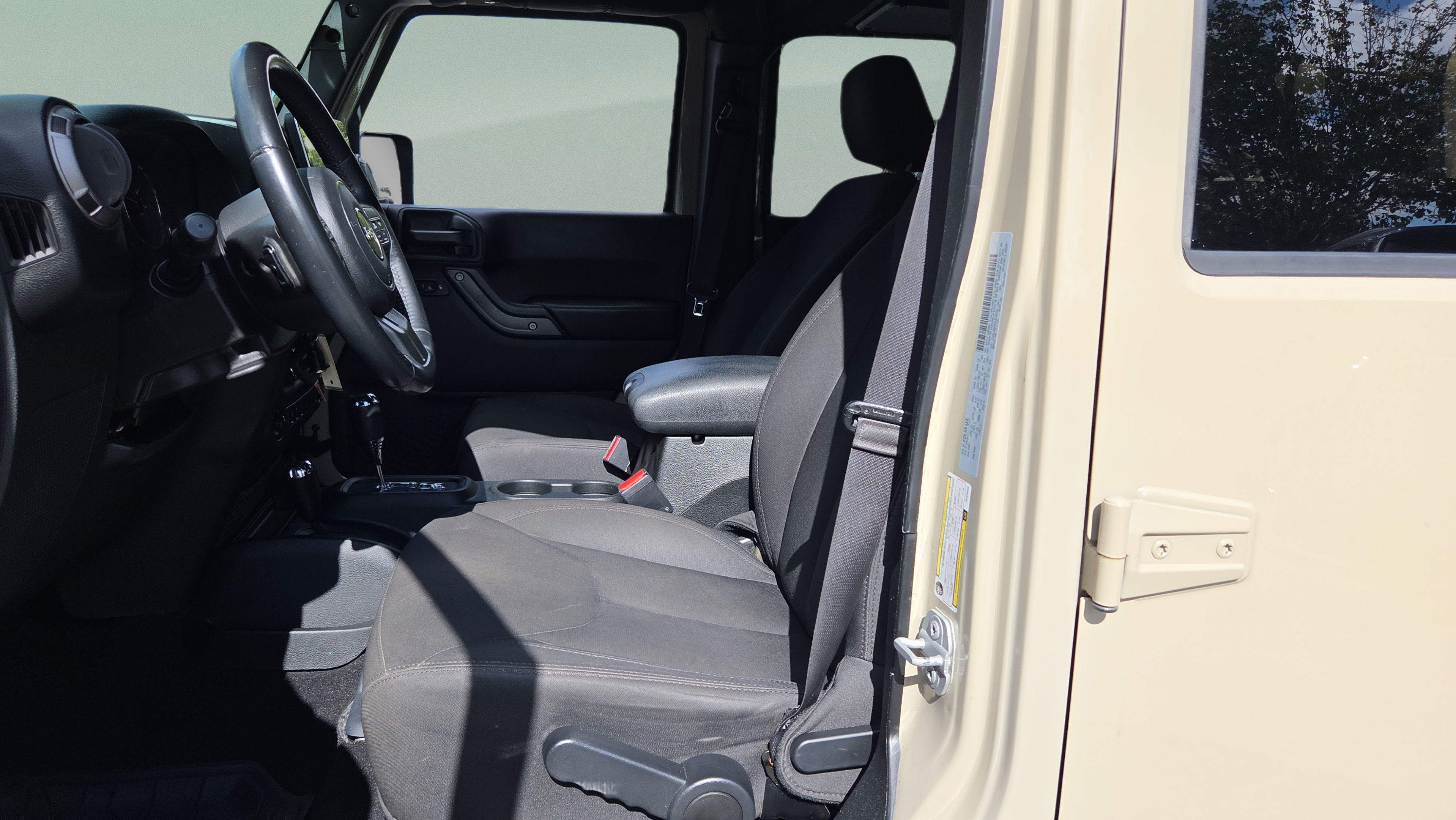 Used 2017 Jeep Wrangler Unlimited Sport w/ Quick Order Package 24S AWD/4WD image 9