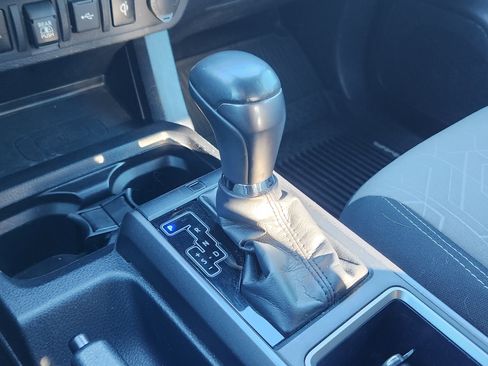 Used 2020 Toyota Tacoma TRD Off-Road image 11