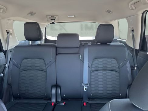 Used 2025 Nissan Pathfinder S FWD image 10