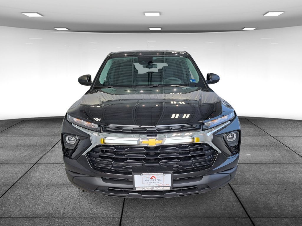 New 2026 Chevrolet TrailBlazer LS w/ LS Convenience Package FWD image 2