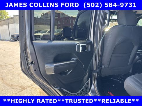 Used 2018 Jeep Wrangler Unlimited Sport S AWD/4WD image 21