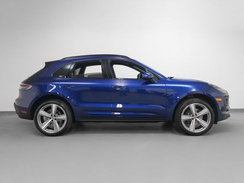 Certified 2025 Porsche Macan image 10