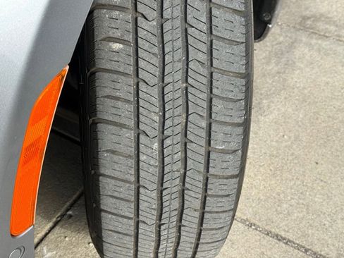 Used 2017 Chrysler Pacifica Limited image 11