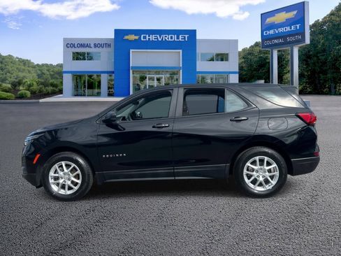 Certified 2023 Chevrolet Equinox LS AWD/4WD image 3