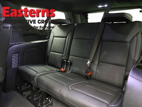 Used 2025 GMC Yukon XL Denali AWD/4WD image 28