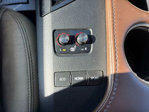 Used 2014 Toyota Avalon XLE Touring image 32