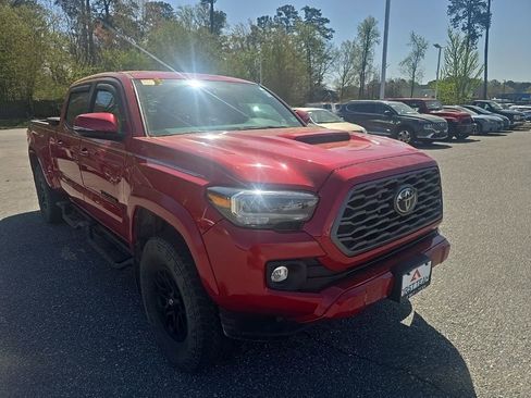 Used 2023 Toyota Tacoma TRD Sport w/ Technology Package image 3
