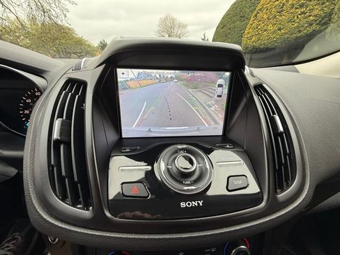 Used 2017 Ford Escape Titanium image 22