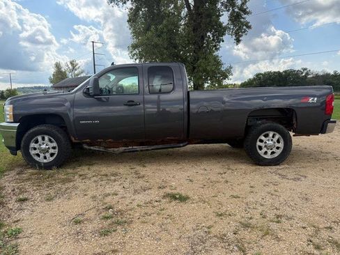 Used 2011 Chevrolet Silverado 3500 LT w/ Interior Plus Package AWD/4WD image 2
