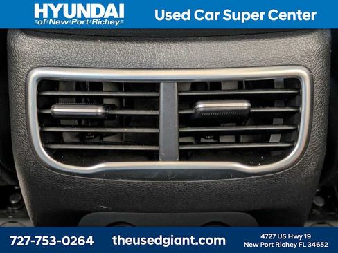 Used 2023 Hyundai Santa Fe SEL FWD image 16