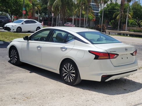 Used 2024 Nissan Altima 2.5 SV FWD image 6